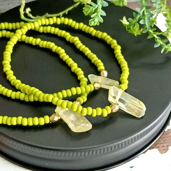 Green Aura Quartz Crystal Stretch Bracelet, Minimalist Dainty Gemstone One Size - Picture 2 of 6